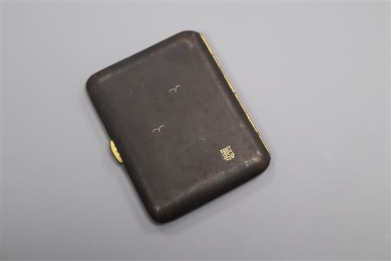 A Komai Fujiyama cigarette case, signed 7 x 9 cm